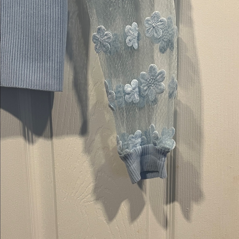 Elie Tahari Blue Pullover Sweater with Sheer Floral Sleeves Glam, Feminine S/P - Picture 6 of 16